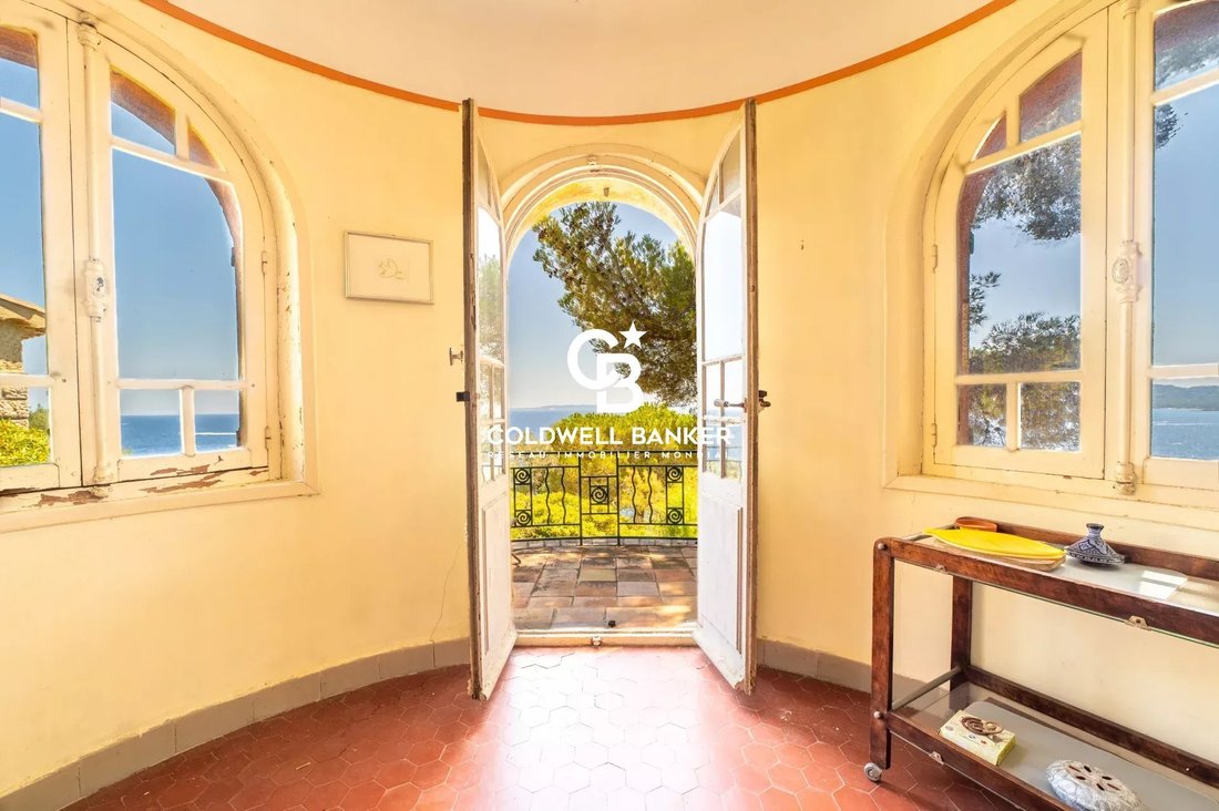 Villa in Le Lavandou, Provence-Alpes-Côte d'Azur, France 4 - 18549424