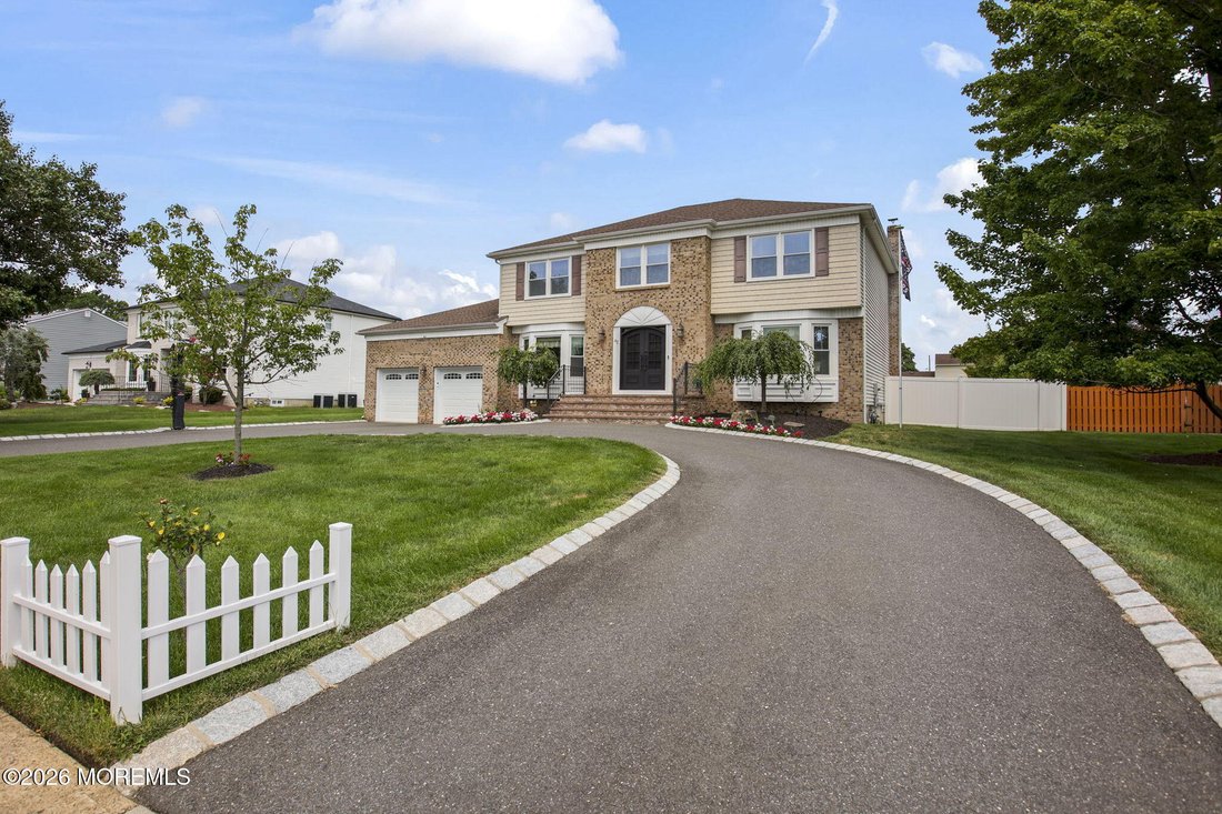 House in Marlboro Township, New Jersey, United States 5 - 18552969