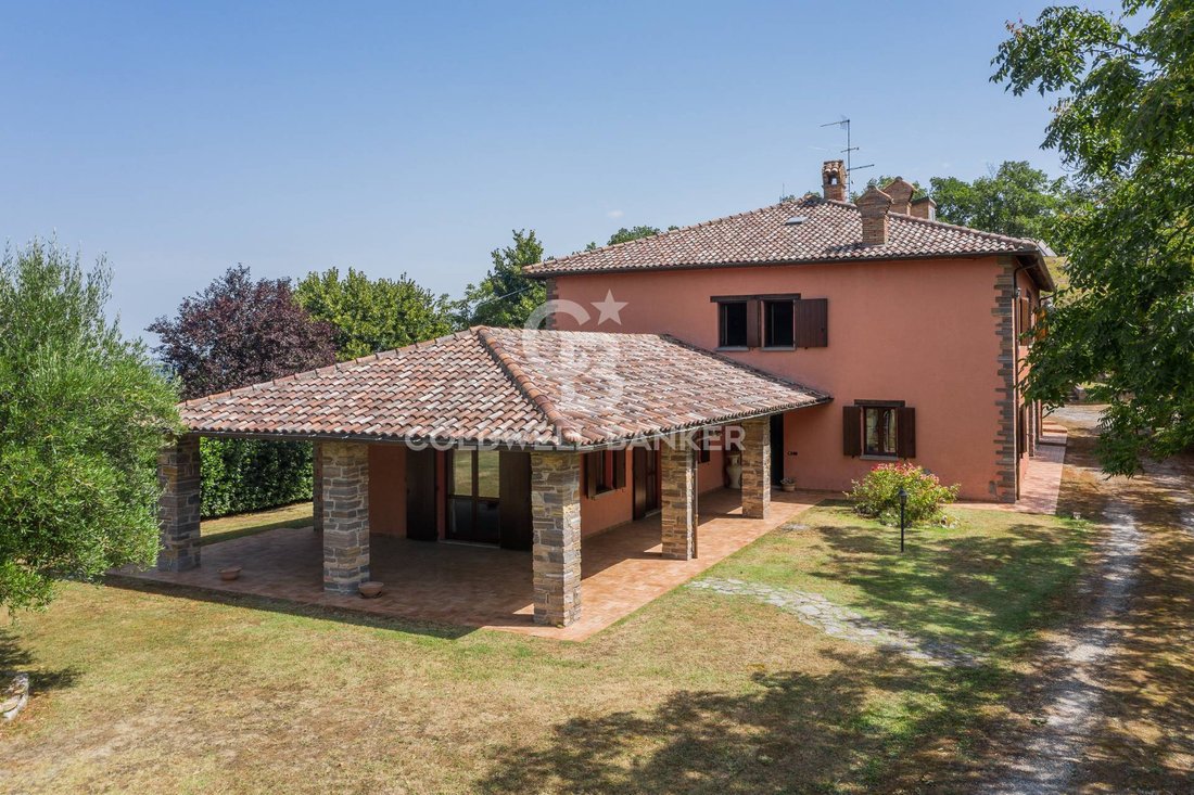 Villa in Peglio, Marche, Italy 2 - 18553955