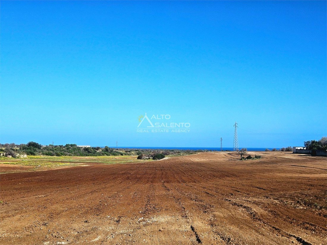 Land in Carovigno, Apulia, Italy 3 - 18551137