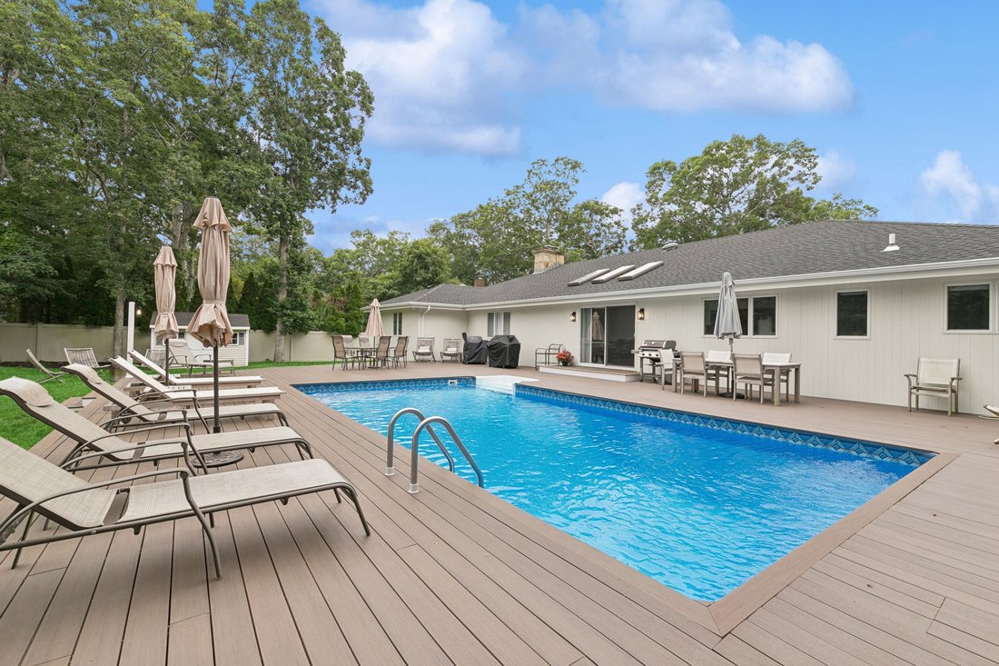 Hampton Bays, New York, United States 5 - 17684144