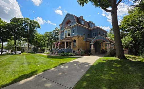 House in Elgin, Illinois, United States 1
