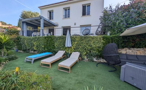 House in Saint-Andre-de-la-Roche, Provence-Alpes-Côte d'Azur, France 1
