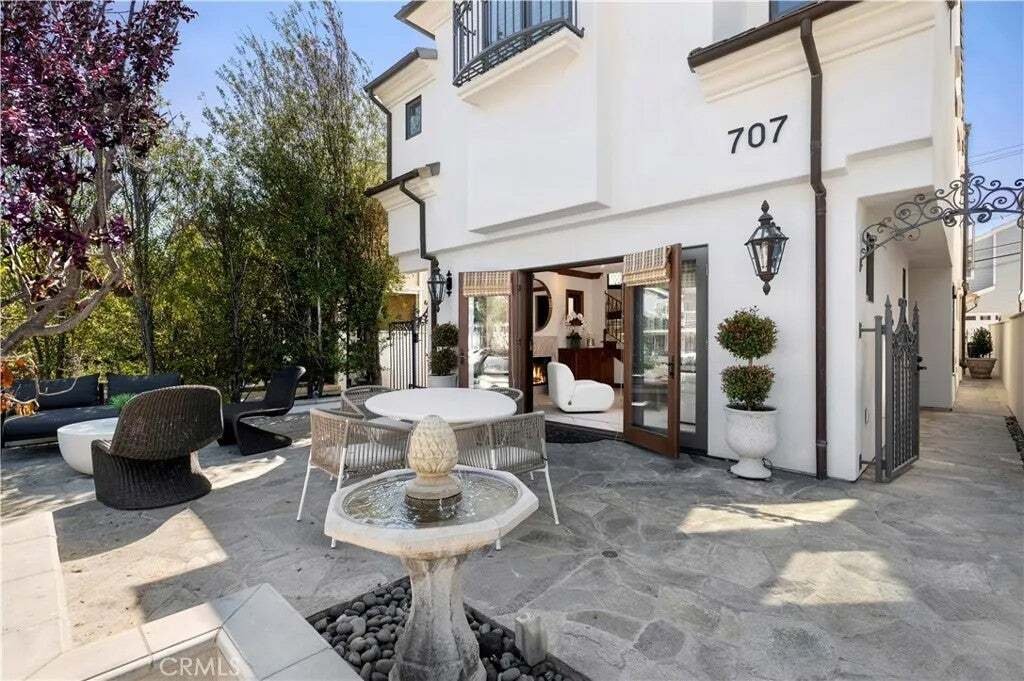 Newport Beach, California, United States 4 - 18313355