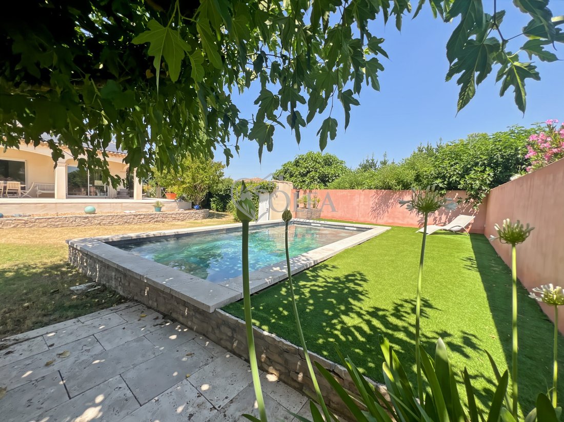 Villa in Uzès, Occitania, France 2 - 18554220