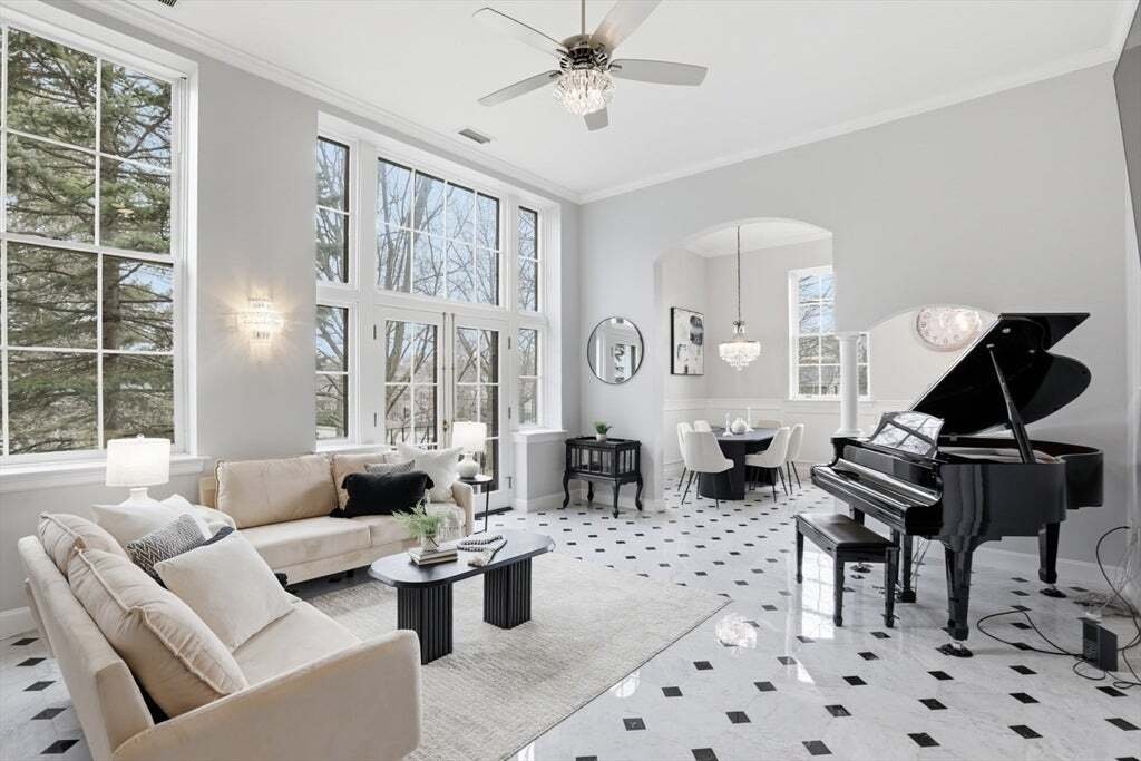 Condo in Winchester, Massachusetts, United States 3 - 17617799