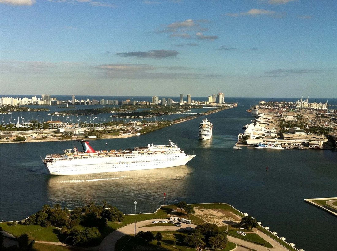 Condo in Miami, Florida, United States 2 - 18431286