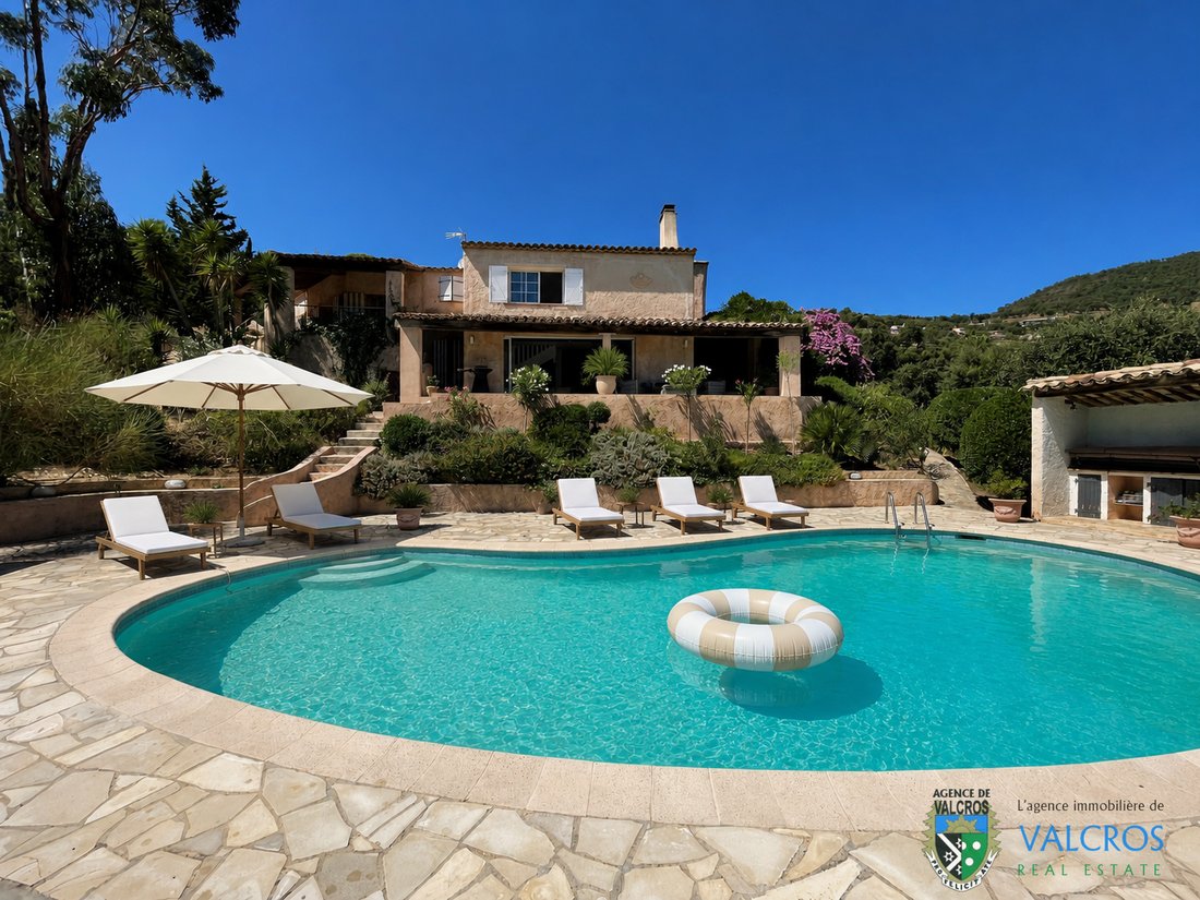 Villa in La Londe-les-Maures, Provence-Alpes-Côte d'Azur, France 3 - 17939505
