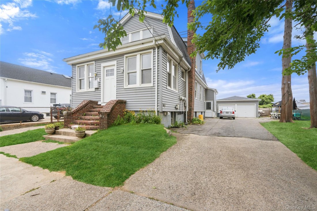 House in Elmont, New York, United States 3 - 18553069