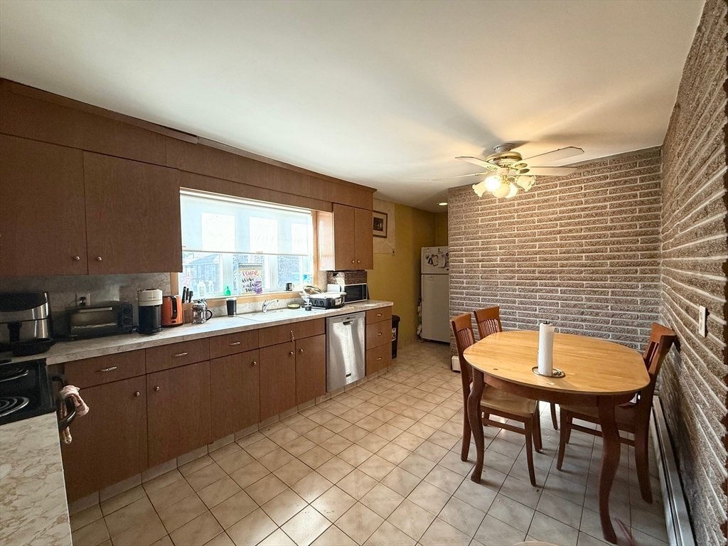 Condo in Medford, Massachusetts, United States 2 - 18553088