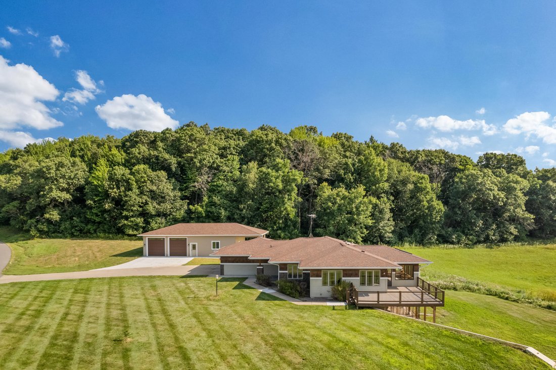 House in Osseo, Wisconsin, United States 2 - 18552989