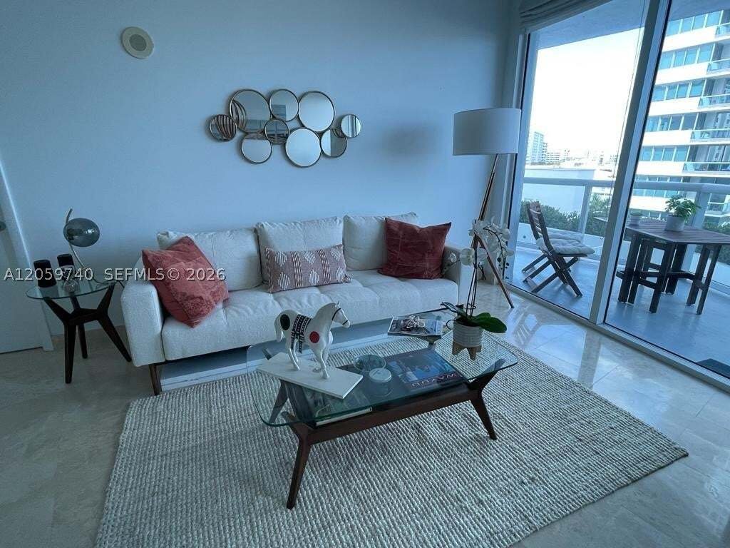 Condo in Miami Beach, Florida, United States 4 - 18551915