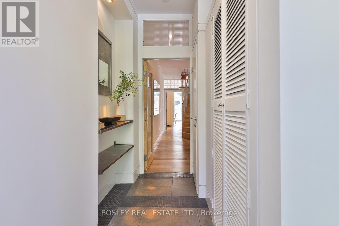 House in Toronto, Ontario, Canada 3 - 18397681