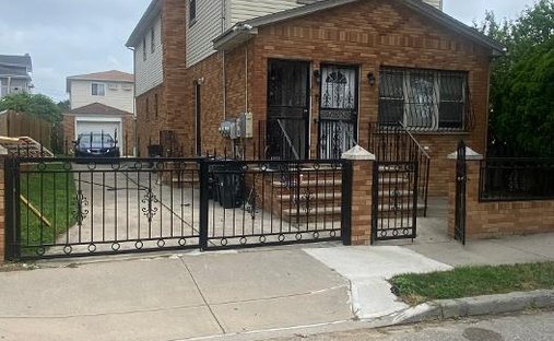 House in New York, New York, United States 1
