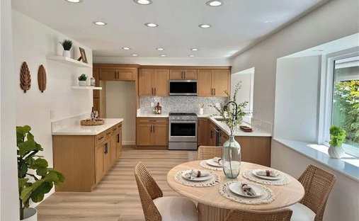 Townhouse in Costa Mesa, California, United States 1