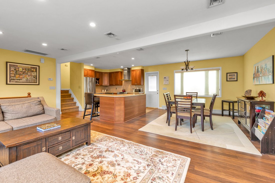 House in Manhasset, New York, United States 5 - 18261671