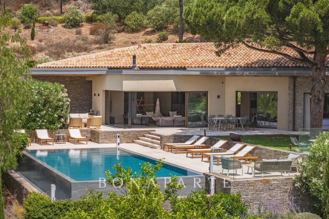 Villa in Ramatuelle, Provence-Alpes-Côte d'Azur, France 3 - 18549549