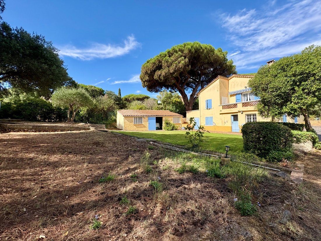 House in Ville-Les Saquedes-Le Bouillonnet, Sainte-Maxime, France 1 - 18553257