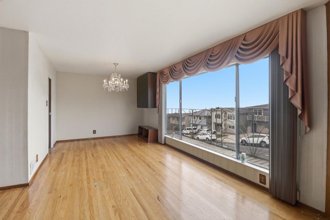 House in Colma, California, United States 3 - 18551644