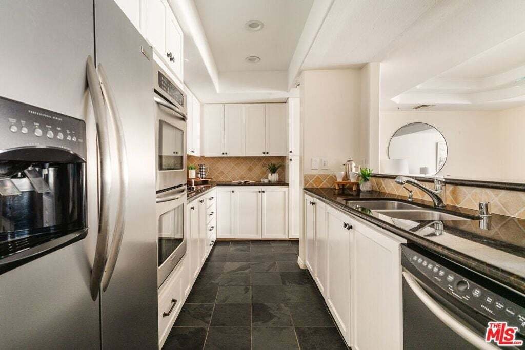 Condo in Los Angeles, California, United States 5 - 18551044