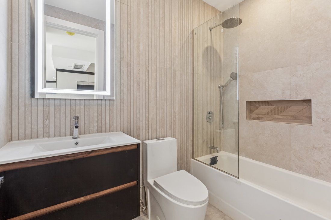 Condo in New York, New York, United States 5 - 18553102