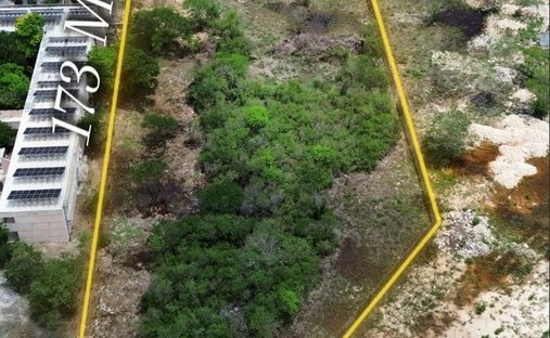 Land in Mérida, Yucatán, Mexiko 1
