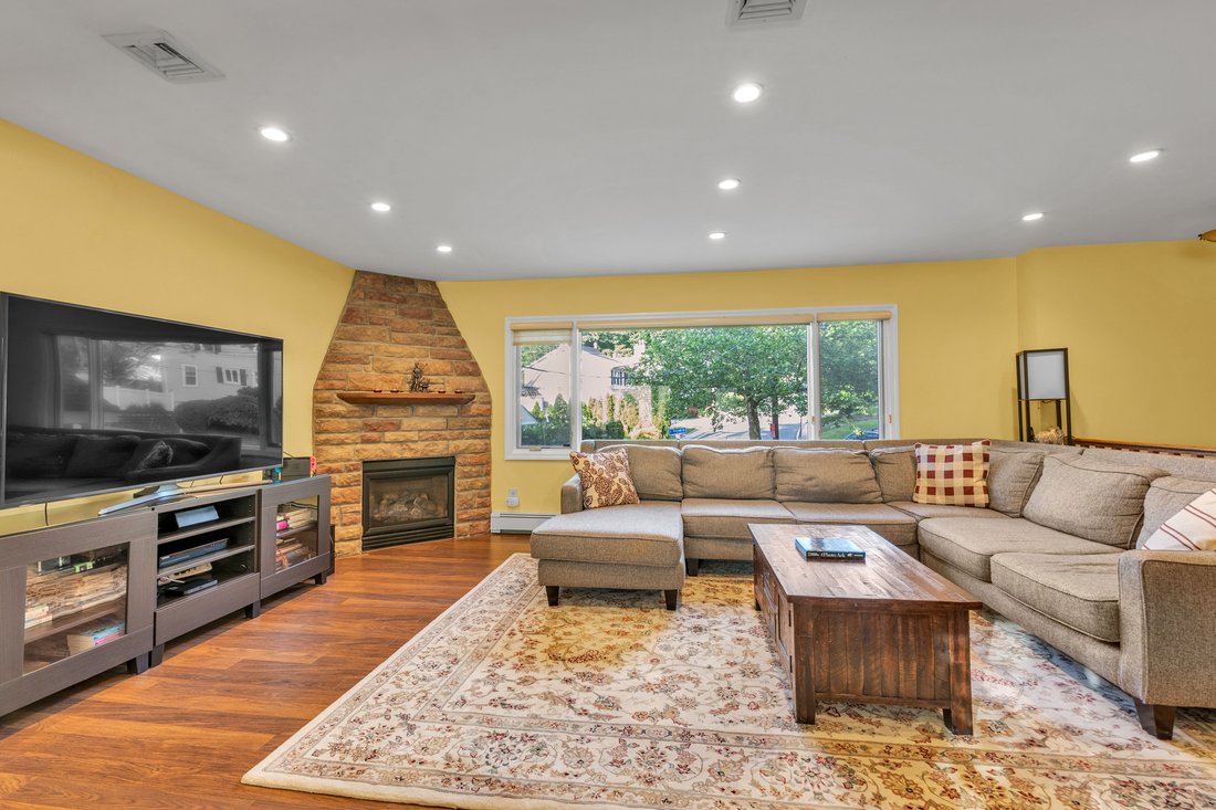 House in Manhasset, New York, United States 3 - 18261671