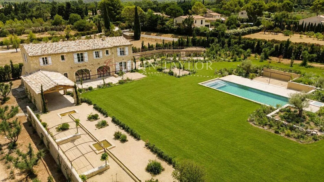 Country House in Eygalières, Provence-Alpes-Côte d'Azur, France 2 - 18549679