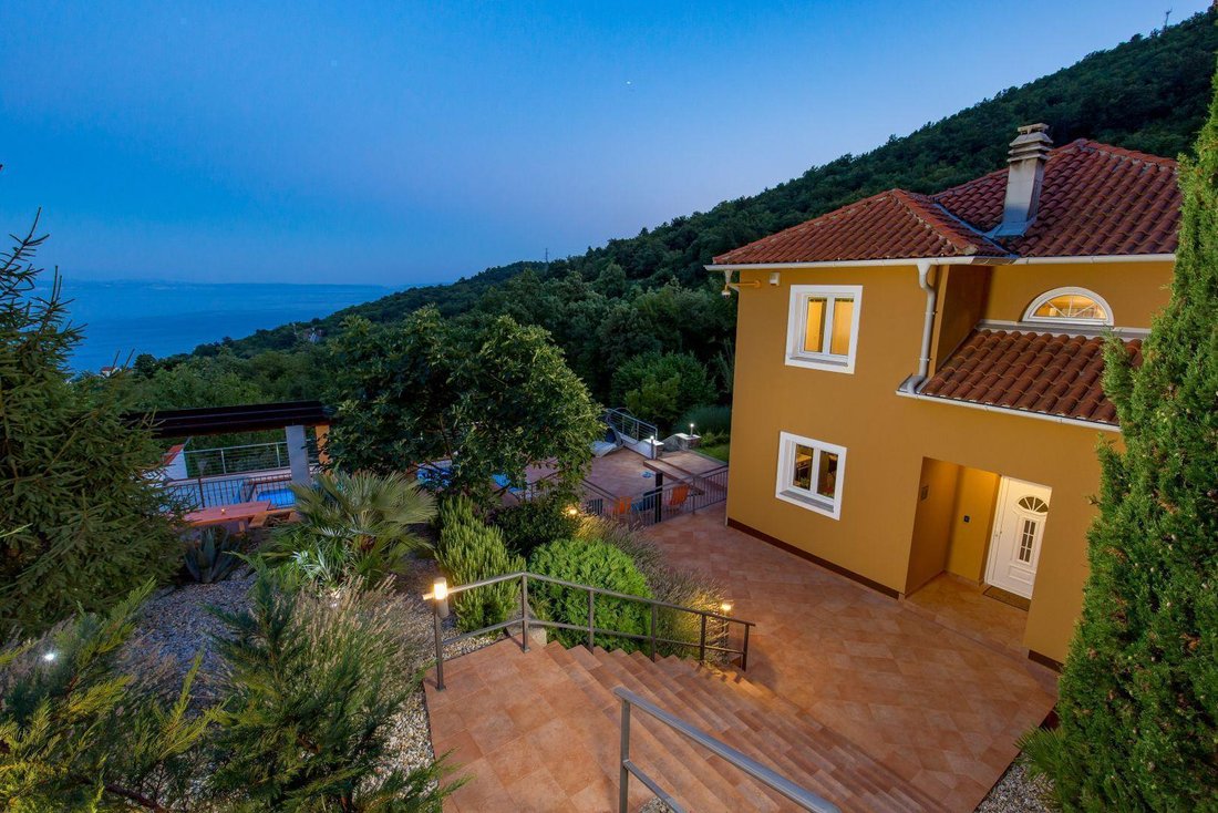 Villa in Grad Opatija, Primorje-Gorski Kotar County, Croatia 1 - 18553867