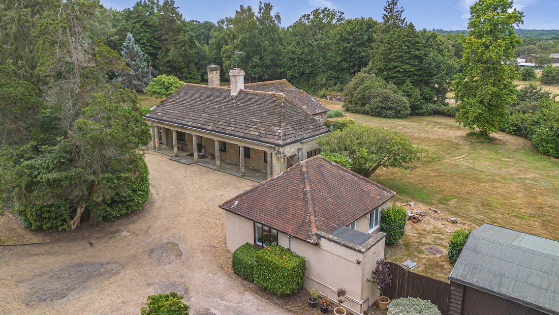 House in Felbridge, England 1 - 18549253