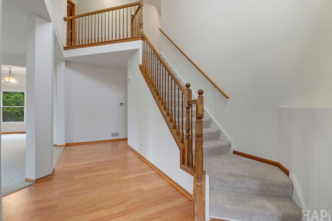 House in Lindenhurst, Illinois, United States 4 - 18552612