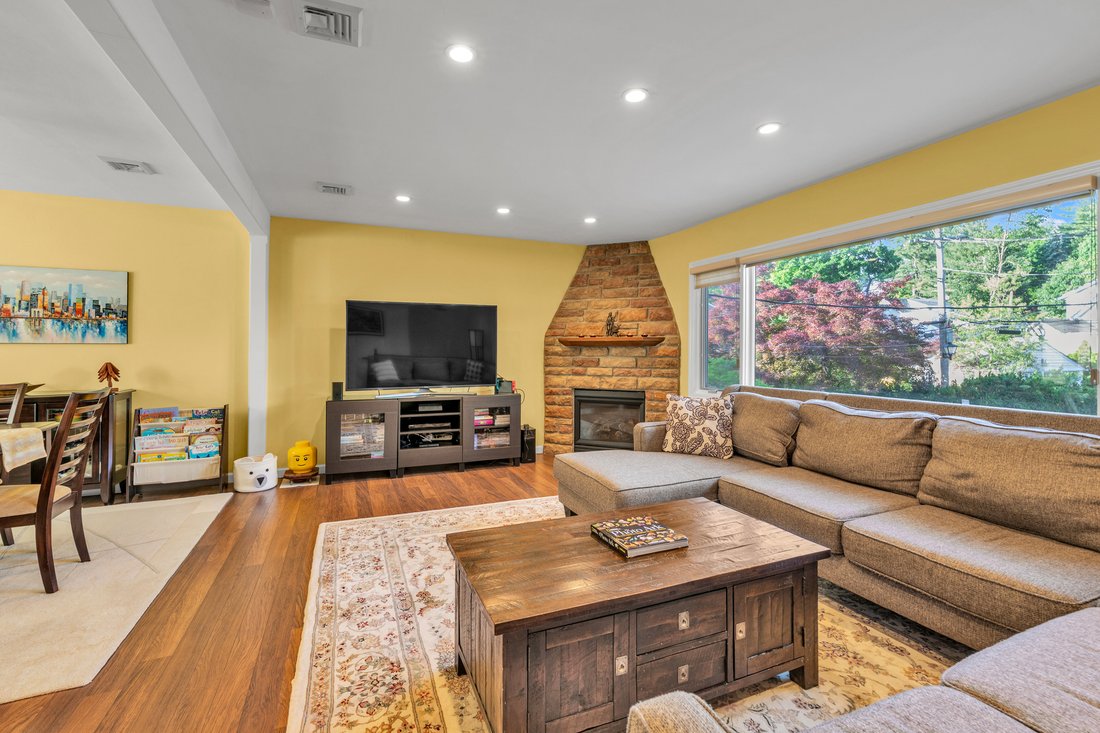 House in Manhasset, New York, United States 4 - 18261671