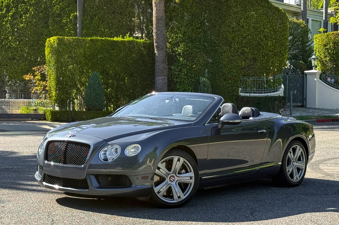 Cabriolet in West Hollywood, CA, United States 1 - 18550014