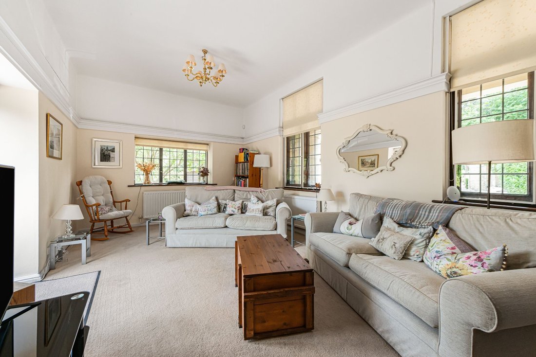 House in Felbridge, England 2 - 18549253