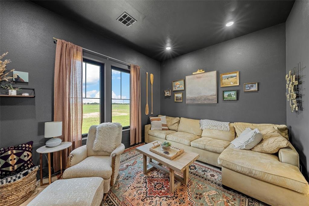 House in Crawford, Texas, United States 5 - 18548881