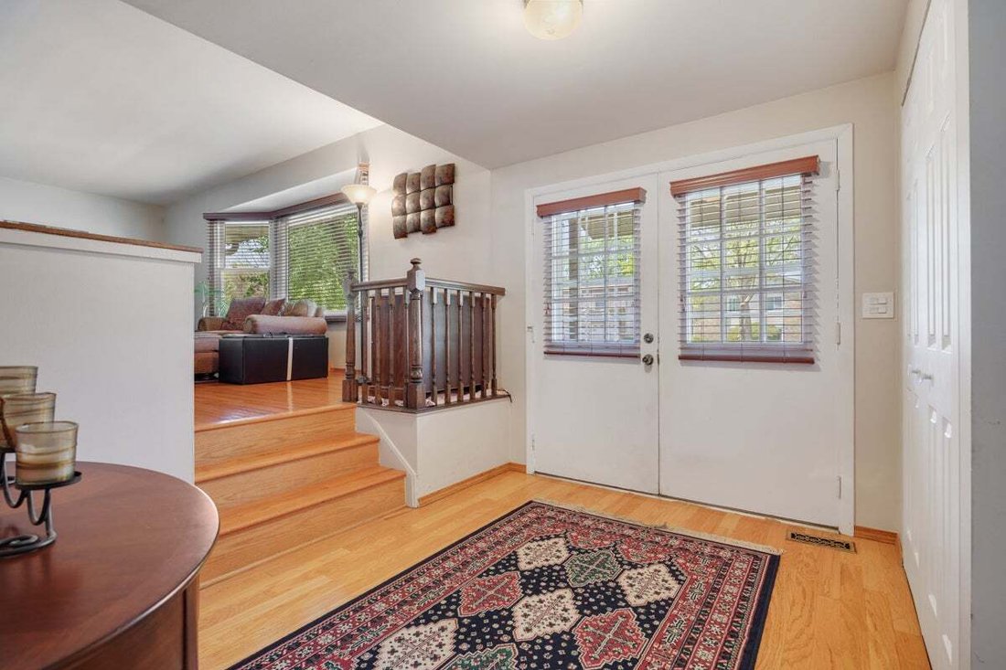 House in Elk Grove Village, Illinois, United States 4 - 18548745