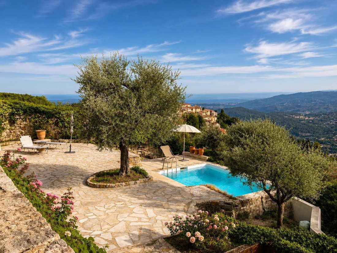 Country House in Cabris, Provence-Alpes-Côte d'Azur, France 3 - 17953259