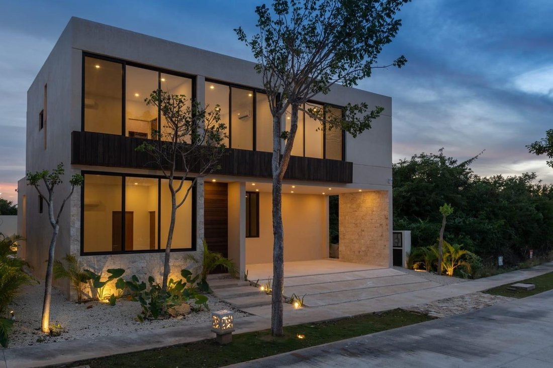 House in Yucatán Country Club, Yucatan, Mexico 1 - 18549254