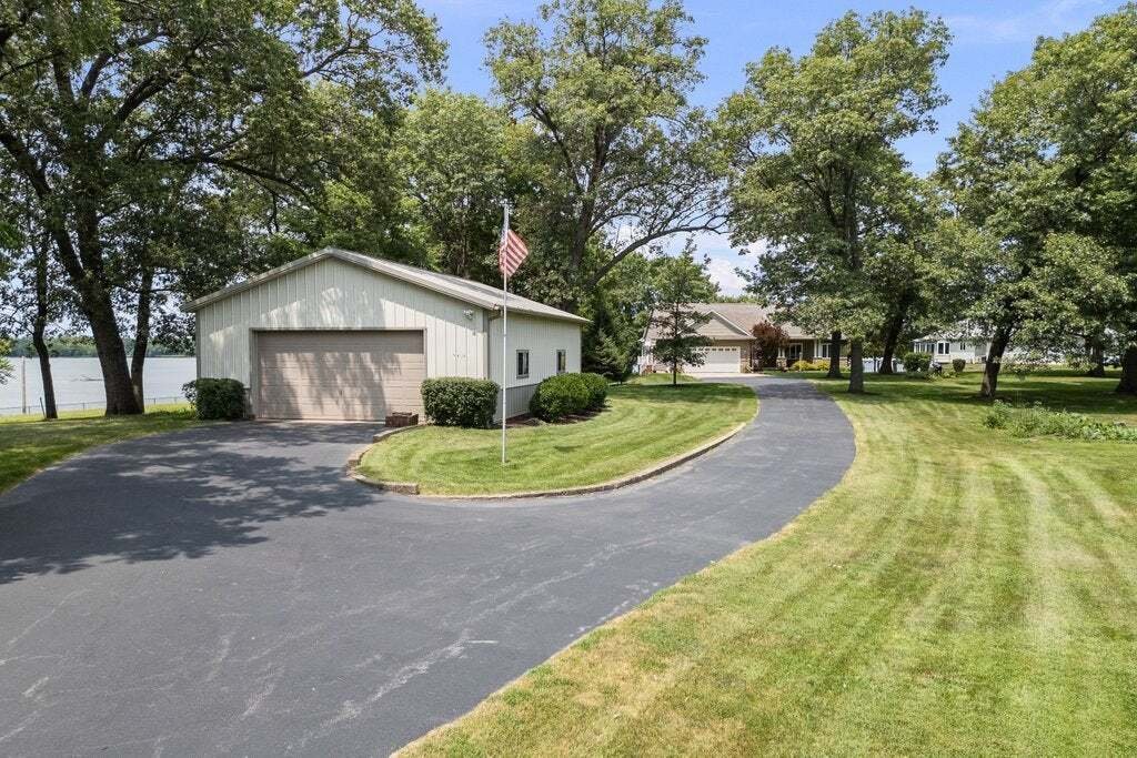 House in Cordova, Illinois, United States 4 - 18548693