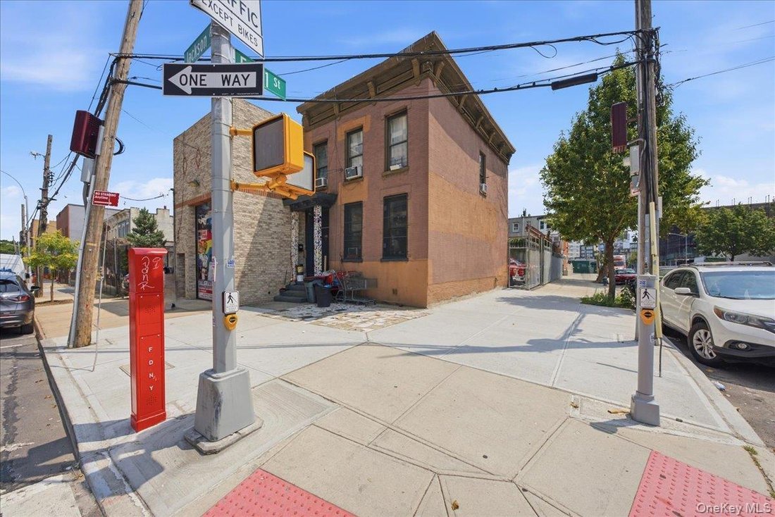 House in Bronx, New York, United States 4 - 18553139