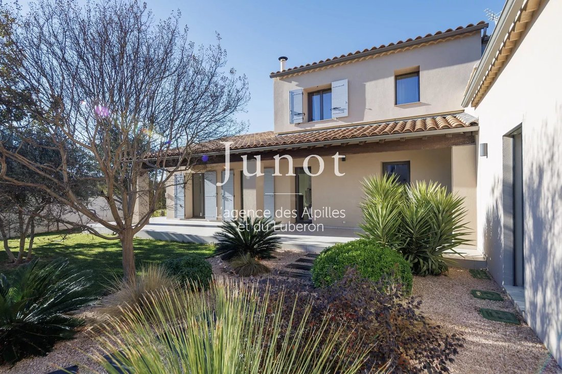 House in Maussane-les-Alpilles, Provence-Alpes-Côte d'Azur, France 3 - 18549911