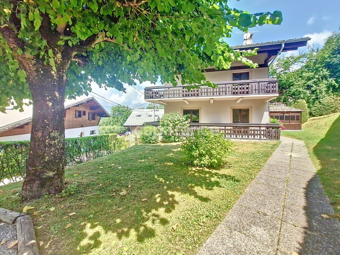 Chalet in Saint-Gervais-les-Bains, Auvergne-Rhône-Alpes, France 1 - 16075762
