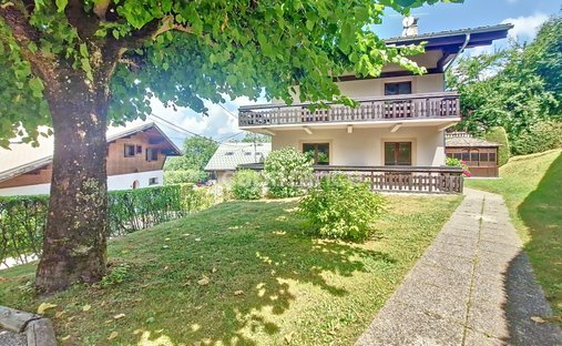Chalet in Saint-Gervais-les-Bains, Auvergne-Rhône-Alpes, France 1