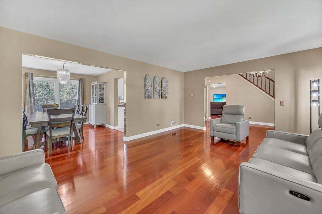 House in Buffalo Grove, Illinois, United States 5 - 18552614