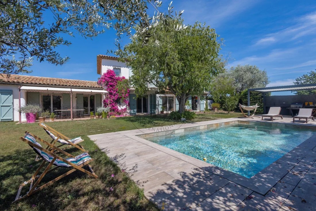 Villa in Mougins, Provence-Alpes-Côte d'Azur, France 1 - 18457179
