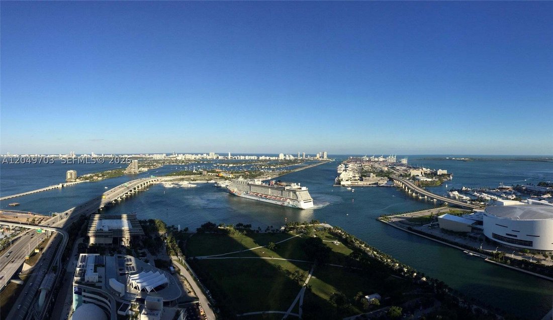 Condo in Miami, Florida, United States 3 - 18431286
