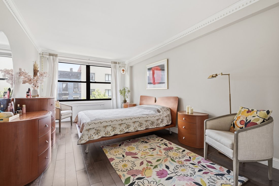 New York, New York, United States 5 - 18553141