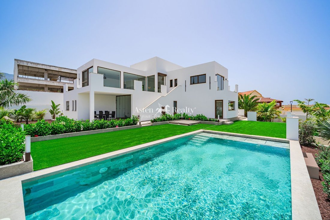 Villa in Adeje, Canary Islands, Spain 1 - 18549291
