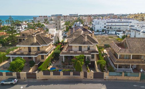 Villa in Torrevieja, Valencian Community, Spain 1