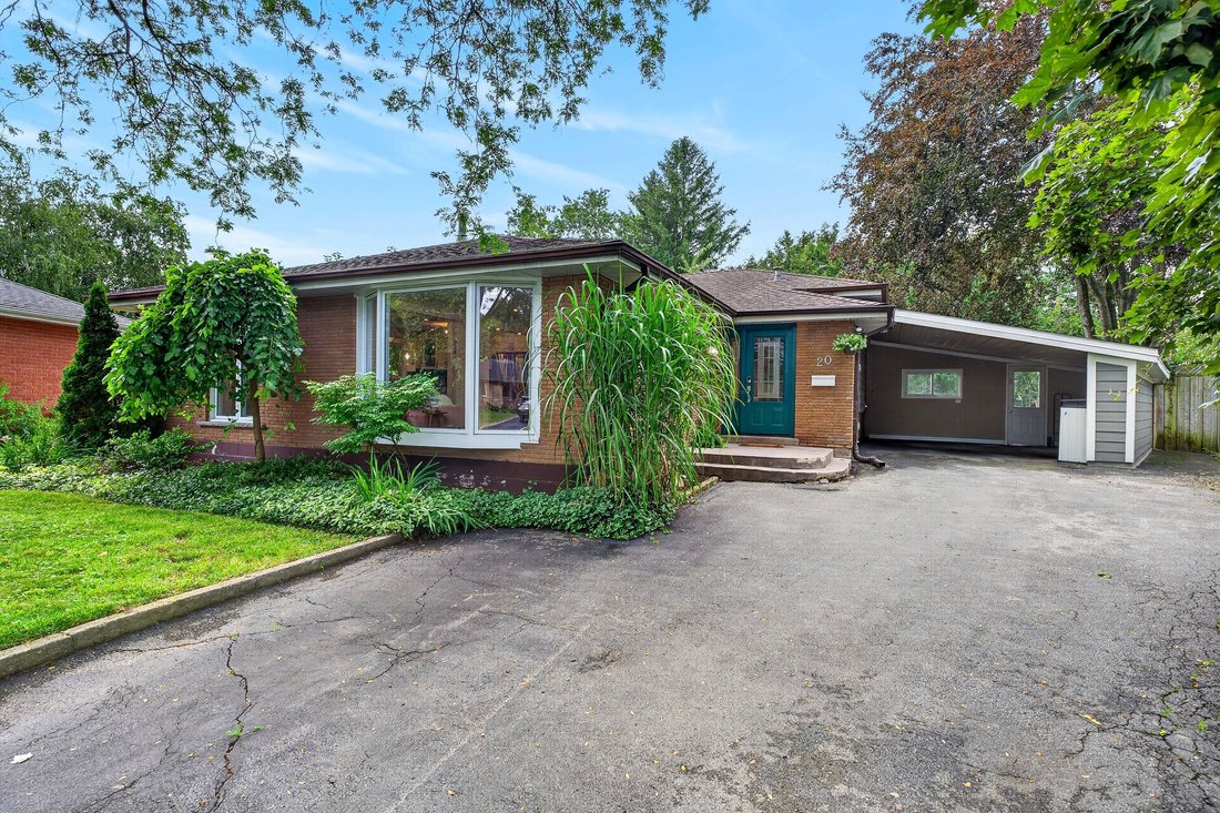 House in Hamilton, Ontario, Canada 1 - 18549098